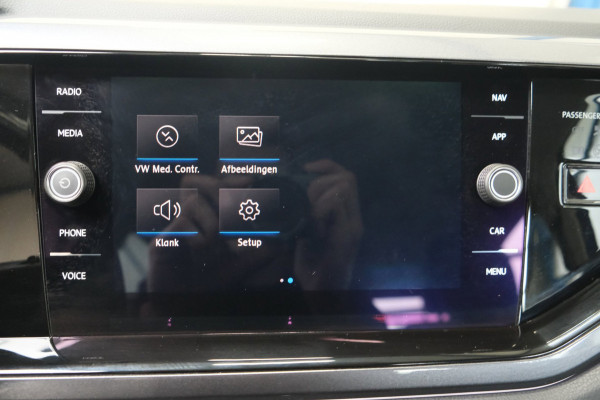 Volkswagen Polo 1.0 TSI Highline - N.A.P. Airco, Cruise, PDC, Camera, Carplay.