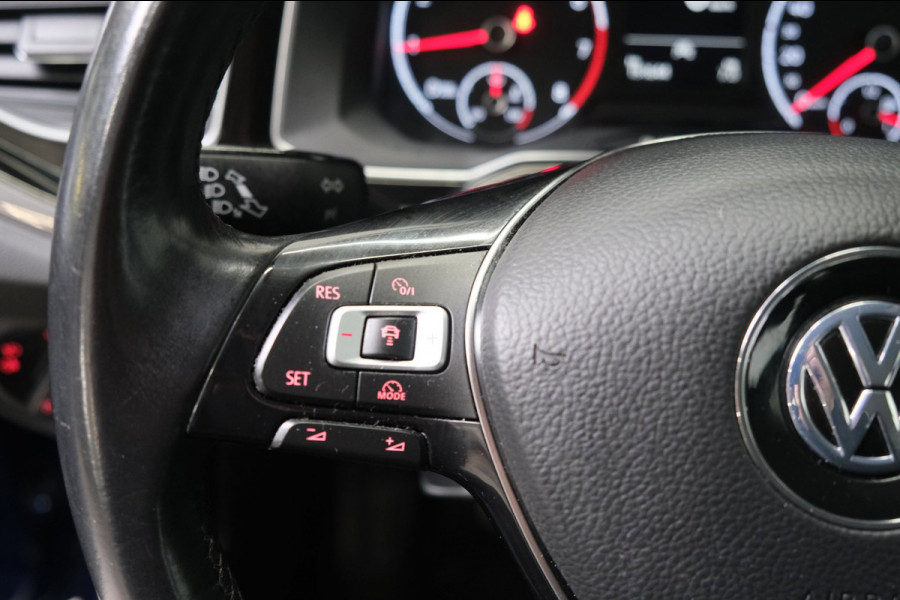 Volkswagen Polo 1.0 TSI Highline - N.A.P. Airco, Cruise, PDC, Camera, Carplay.