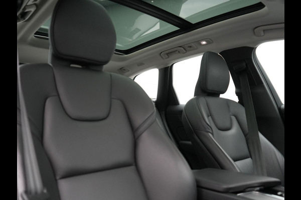 Volvo XC60 T6 AWD Plus Dark PHEV 350pk Dealer O.H. | Trekhaak Af Fabriek | Panodak | 360 Camera | Adaptive Cruise | Lederen Sportstoelen Memory & Verwarmd | 21'' L.M. | Keyless | Google Assistant | Apple Carplay | Stuur Verwarmd | DAB | Plug In Hybrid |