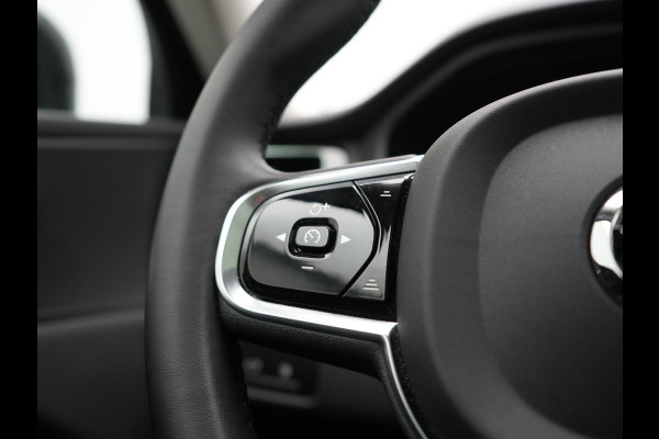 Volvo XC60 T6 AWD Plus Dark PHEV 350pk Dealer O.H. | Trekhaak Af Fabriek | Panodak | 360 Camera | Adaptive Cruise | Lederen Sportstoelen Memory & Verwarmd | 21'' L.M. | Keyless | Google Assistant | Apple Carplay | Stuur Verwarmd | DAB | Plug In Hybrid |