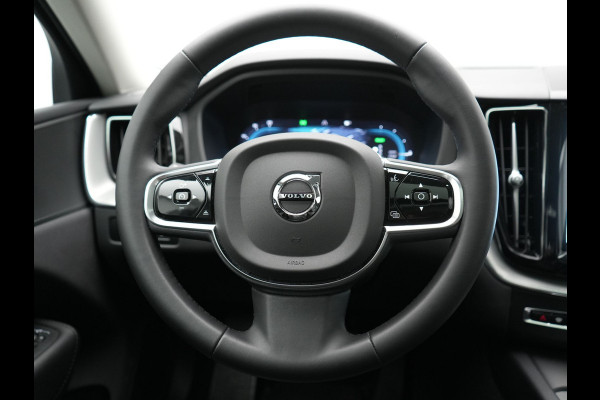Volvo XC60 T6 AWD Plus Dark PHEV 350pk Dealer O.H. | Trekhaak Af Fabriek | Panodak | 360 Camera | Adaptive Cruise | Lederen Sportstoelen Memory & Verwarmd | 21'' L.M. | Keyless | Google Assistant | Apple Carplay | Stuur Verwarmd | DAB | Plug In Hybrid |