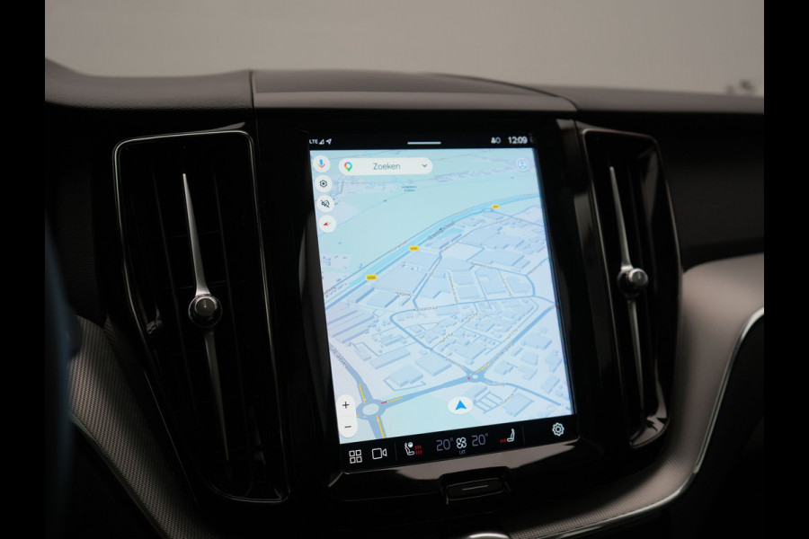 Volvo XC60 T6 AWD Plus Dark PHEV 350pk Dealer O.H. | Trekhaak Af Fabriek | Panodak | 360 Camera | Adaptive Cruise | Lederen Sportstoelen Memory & Verwarmd | 21'' L.M. | Keyless | Google Assistant | Apple Carplay | Stuur Verwarmd | DAB | Plug In Hybrid |