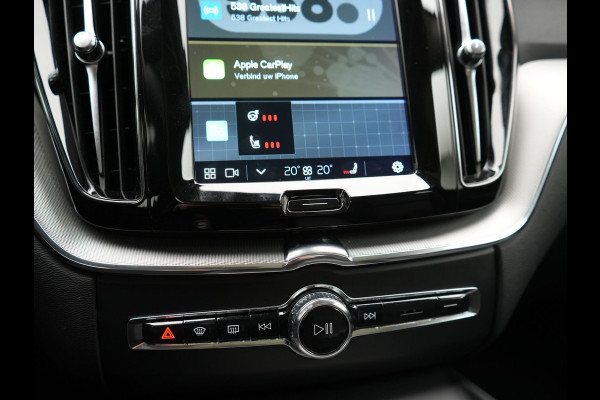Volvo XC60 T6 AWD Plus Dark PHEV 350pk Dealer O.H. | Trekhaak Af Fabriek | Panodak | 360 Camera | Adaptive Cruise | Lederen Sportstoelen Memory & Verwarmd | 21'' L.M. | Keyless | Google Assistant | Apple Carplay | Stuur Verwarmd | DAB | Plug In Hybrid |