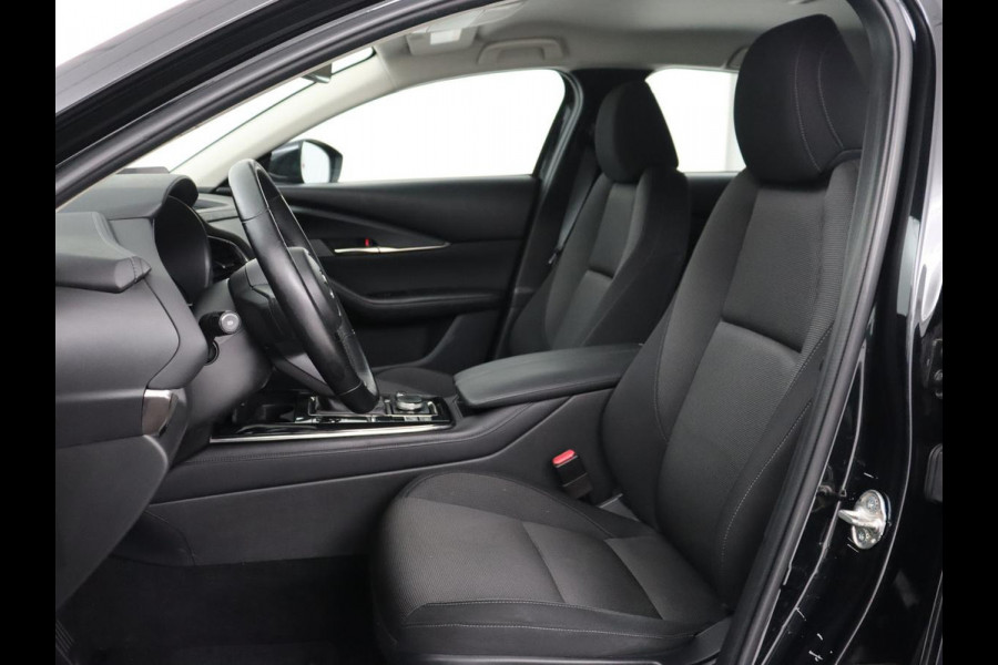 Mazda CX-30 2.0 e-SkyActiv-X M Hybrid Comfort | Stoelverwarming | Head-Up | Camera | Carplay | Adaptive cruise | Navigatie | Stuurverwarming | 18'' | Keyless | Full LED | Climate control