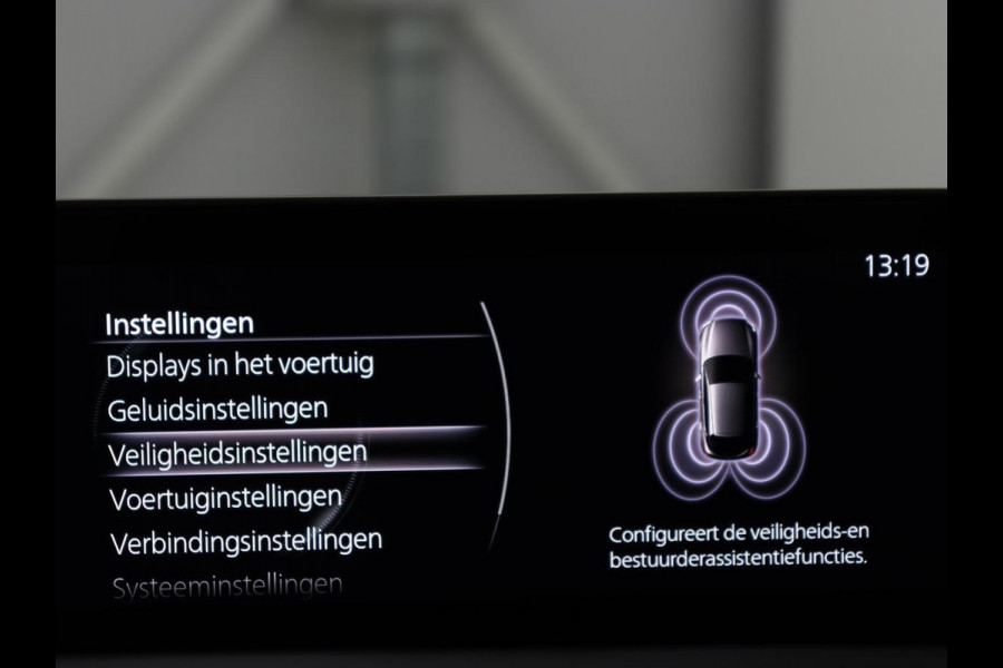 Mazda CX-30 2.0 e-SkyActiv-X M Hybrid Comfort | Stoelverwarming | Head-Up | Camera | Carplay | Adaptive cruise | Navigatie | Stuurverwarming | 18'' | Keyless | Full LED | Climate control