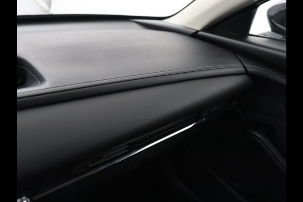 Mazda CX-30 2.0 e-SkyActiv-X M Hybrid Comfort | Stoelverwarming | Head-Up | Camera | Carplay | Adaptive cruise | Navigatie | Stuurverwarming | 18'' | Keyless | Full LED | Climate control