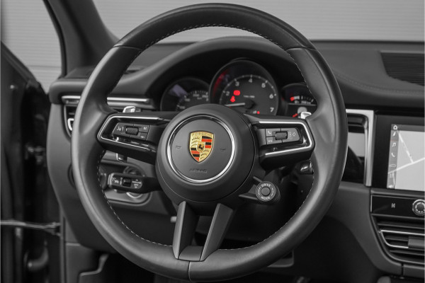 Porsche Macan 2.0 T Luchtv Burmester Sport Chrono ACC Stuurverw 21"