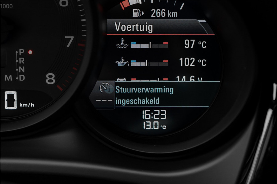 Porsche Macan 2.0 T Luchtv Burmester Sport Chrono ACC Stuurverw 21"