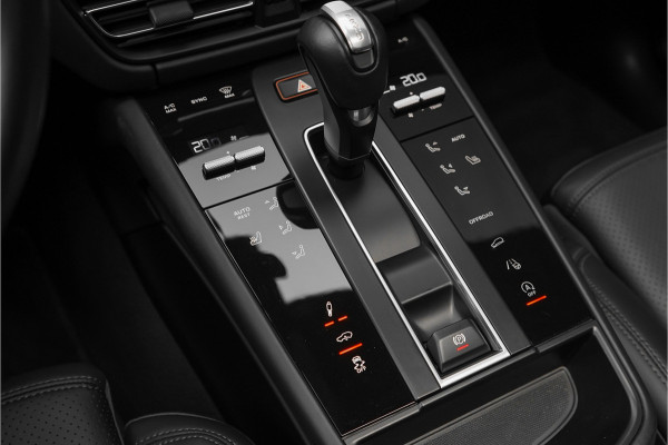 Porsche Macan 2.0 T Luchtv Burmester Sport Chrono ACC Stuurverw 21"