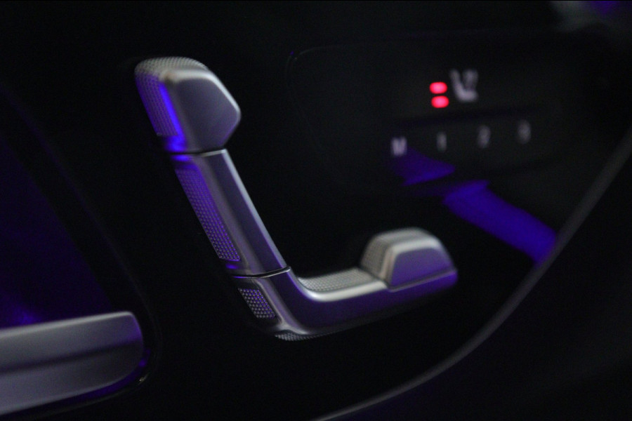 Mercedes-Benz C-Klasse 300 E AMG Line NAP/PANO/HUD/CARPLAY/SFEERVERLICHTING/MEM/BOMVOL