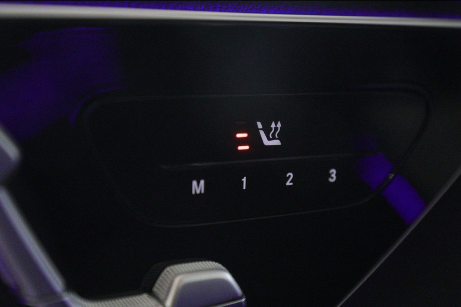 Mercedes-Benz C-Klasse 300 E AMG Line NAP/PANO/HUD/CARPLAY/SFEERVERLICHTING/MEM/BOMVOL
