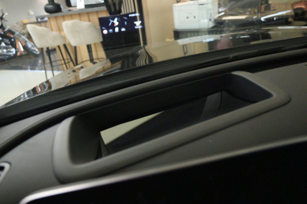 Mercedes-Benz C-Klasse 300 E AMG Line NAP/PANO/HUD/CARPLAY/SFEERVERLICHTING/MEM/BOMVOL