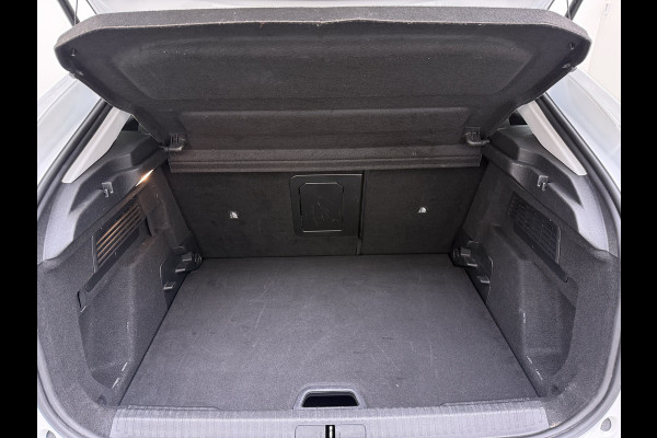 Citroën Ë-C4 Shine Pack Business 50kWh Warmtepomp Leder+Verwarmd Head-Up SOH 95% Adap.Cruise 3D-Navi 360°Camera Apple Carplay Android Auto Ec Stuurverwarming Keyless Lane Assist Privacy Glas Led Lmv DAB Regen-Lichtsensor 1e Eigenaar Origineel Nederlandse Auto