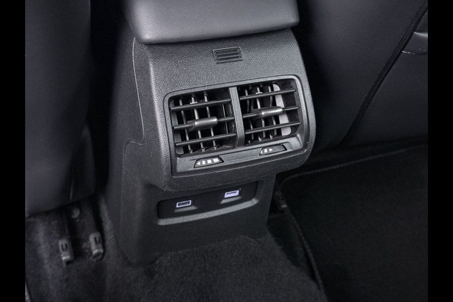 Citroën Ë-C4 Shine Pack Business 50kWh Warmtepomp Leder+Verwarmd Head-Up SOH 95% Adap.Cruise 3D-Navi 360°Camera Apple Carplay Android Auto Ec Stuurverwarming Keyless Lane Assist Privacy Glas Led Lmv DAB Regen-Lichtsensor 1e Eigenaar Origineel Nederlandse Auto