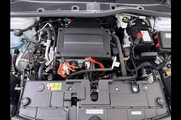 Citroën Ë-C4 Shine Pack Business 50kWh Warmtepomp Leder+Verwarmd Head-Up SOH 95% Adap.Cruise 3D-Navi 360°Camera Apple Carplay Android Auto Ec Stuurverwarming Keyless Lane Assist Privacy Glas Led Lmv DAB Regen-Lichtsensor 1e Eigenaar Origineel Nederlandse Auto