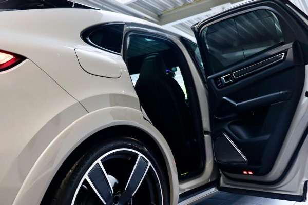 Porsche Cayenne Coupé 3.0 E-Hybrid 1e EIG|TechArt|PANO|VOL