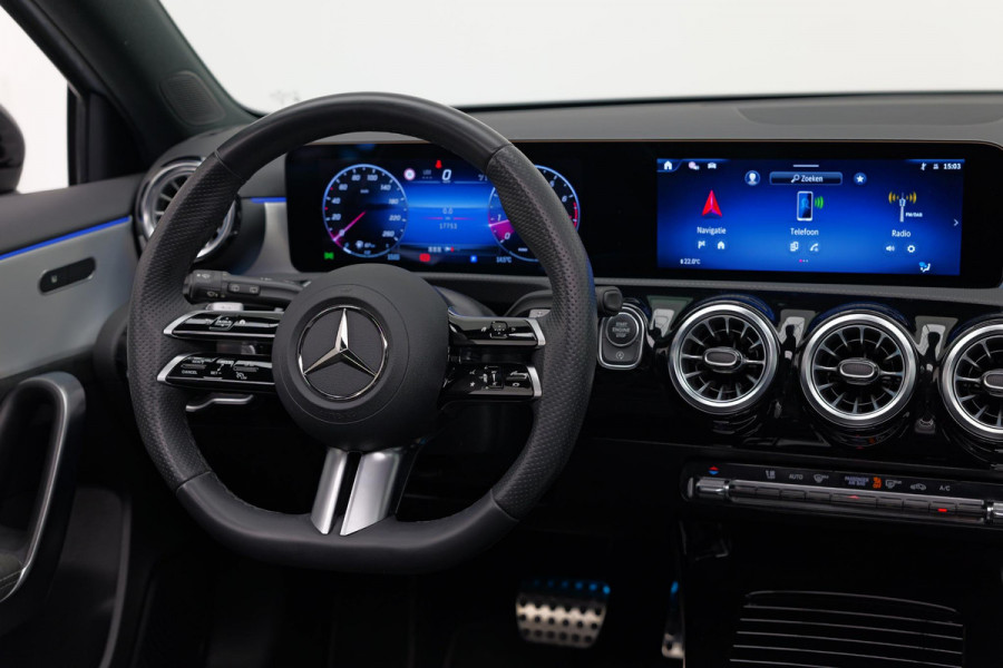 Mercedes-Benz A-Klasse 200 AMG Line |Pano|AlpineGrau|Ambient|