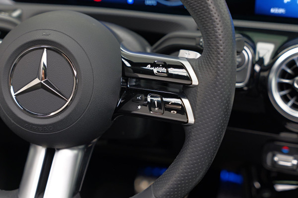 Mercedes-Benz A-Klasse 200 AMG Line |Pano|AlpineGrau|Ambient|