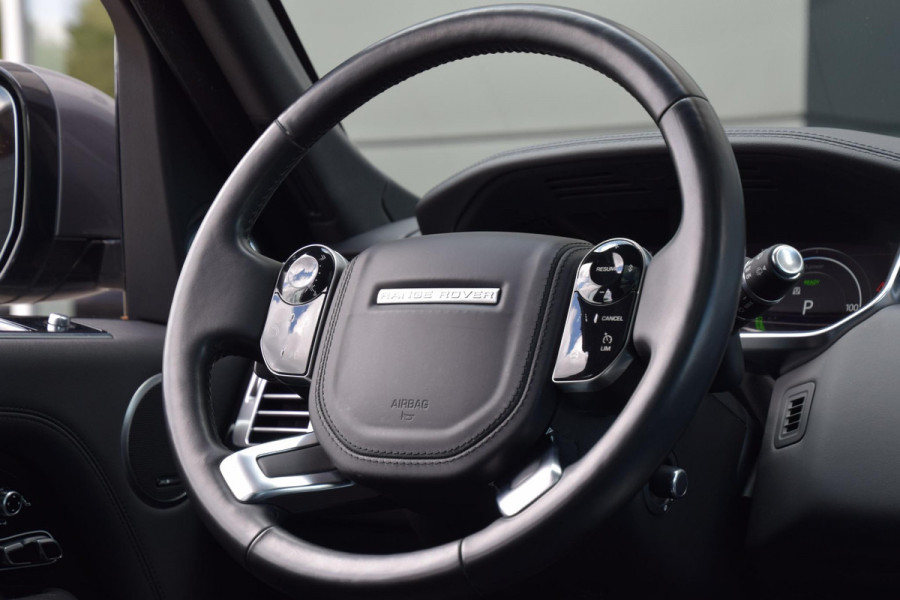 Land Rover Range Rover P400e Vogue