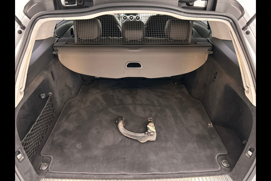 Mercedes-Benz C-Klasse Estate 200 Premium | Trekhaak | Stoelverwarming | Half/Leder |