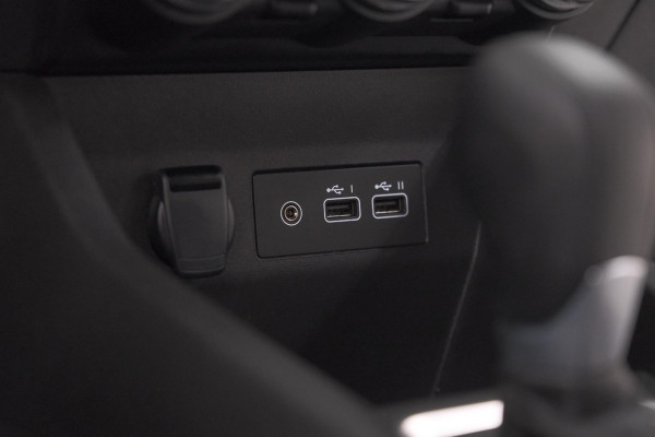 Renault Clio 1.6 E-Tech Full Hybrid 145 Evolution | Apple Carplay | Parkeersensoren | LED | Cruise Control