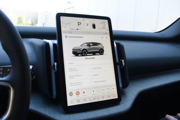 Volvo EX30 272PK Single Motor Extended Range Plus Europa69kWh / Adaptive Cruise control / Extra getint glas / Climate Pack / Achteruitrijcamera / Elektrisch verstelbare stoelen / Parkeersensoren V+A