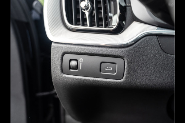 Volvo XC60 2.0 T5 Inscription | Leder | 20" LMV | Dealer Ond. |