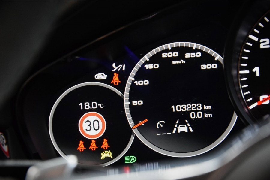 Porsche Cayenne Coupé 4.0 GTS V8 Panoramadak|Soft-Close|Head-up|Night-vision|ACC|Dealer onderhouden|BTW