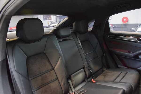Porsche Cayenne Coupé 4.0 GTS V8 Panoramadak|Soft-Close|Head-up|Night-vision|ACC|Dealer onderhouden|BTW