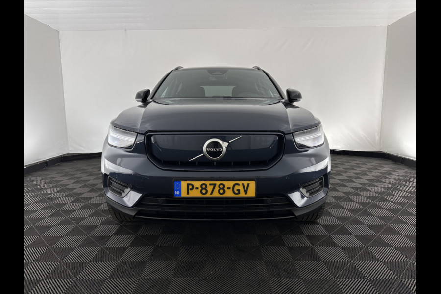 Volvo XC40 Recharge Plus [ 3-Fase-11kW ] {SOH-90%} (INCL-BTW) *HEATPUMP | ADAPTIVE-CRUISE | FULL-LED | BLINDSPOT | HEATED-SPORTSEATS | KEYLESS | DIGI-COCKPIT | CAMERA | PRIVACY-GLASS | ECC | TOWBAR | PDC | 19''ALU*