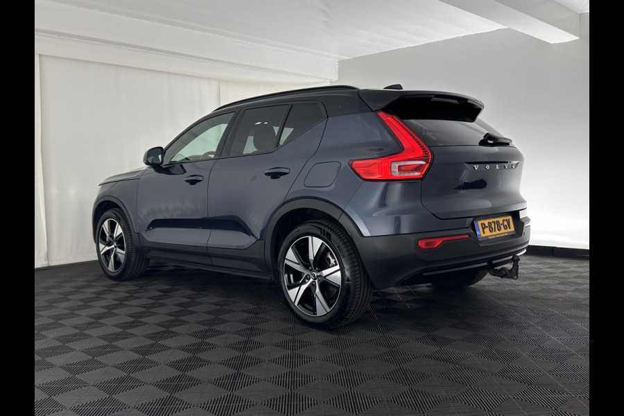 Volvo XC40 Recharge Plus [ 3-Fase-11kW ] {SOH-90%} (INCL-BTW) *HEATPUMP | ADAPTIVE-CRUISE | FULL-LED | BLINDSPOT | HEATED-SPORTSEATS | KEYLESS | DIGI-COCKPIT | CAMERA | PRIVACY-GLASS | ECC | TOWBAR | PDC | 19''ALU*