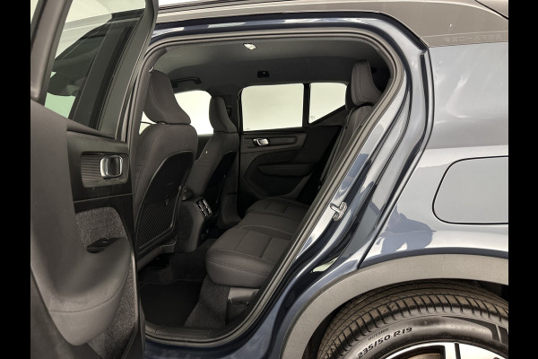 Volvo XC40 Recharge Plus [ 3-Fase-11kW ] {SOH-90%} (INCL-BTW) *HEATPUMP | ADAPTIVE-CRUISE | FULL-LED | BLINDSPOT | HEATED-SPORTSEATS | KEYLESS | DIGI-COCKPIT | CAMERA | PRIVACY-GLASS | ECC | TOWBAR | PDC | 19''ALU*