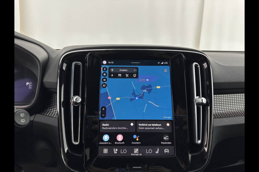 Volvo XC40 Recharge Plus [ 3-Fase-11kW ] {SOH-90%} (INCL-BTW) *HEATPUMP | ADAPTIVE-CRUISE | FULL-LED | BLINDSPOT | HEATED-SPORTSEATS | KEYLESS | DIGI-COCKPIT | CAMERA | PRIVACY-GLASS | ECC | TOWBAR | PDC | 19''ALU*