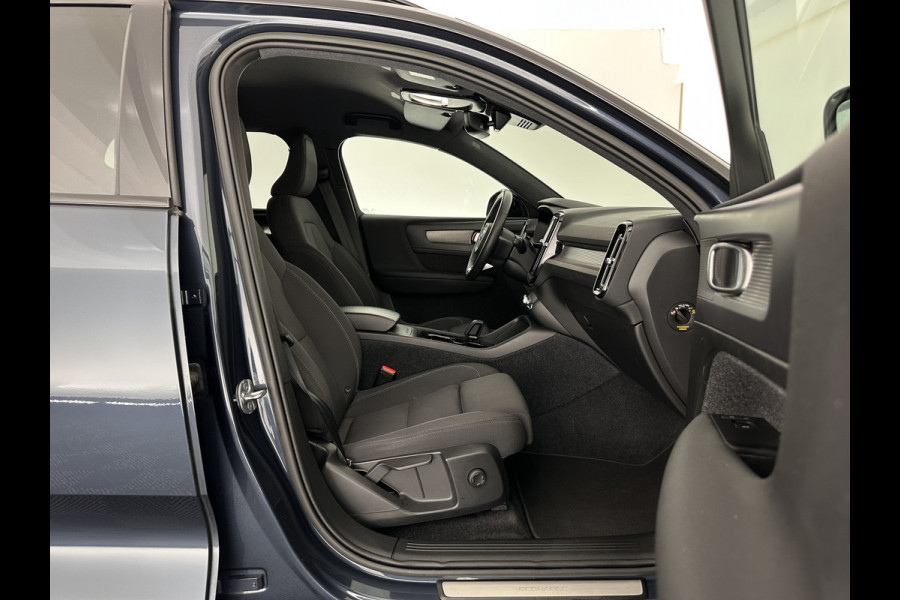 Volvo XC40 Recharge Plus [ 3-Fase-11kW ] {SOH-90%} (INCL-BTW) *HEATPUMP | ADAPTIVE-CRUISE | FULL-LED | BLINDSPOT | HEATED-SPORTSEATS | KEYLESS | DIGI-COCKPIT | CAMERA | PRIVACY-GLASS | ECC | TOWBAR | PDC | 19''ALU*