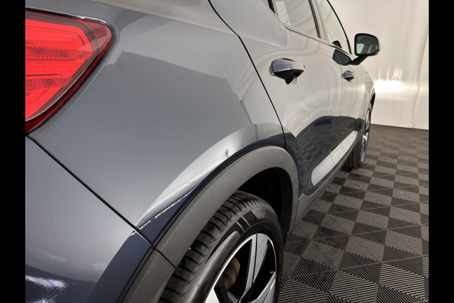 Volvo XC40 Recharge Plus [ 3-Fase-11kW ] {SOH-90%} (INCL-BTW) *HEATPUMP | ADAPTIVE-CRUISE | FULL-LED | BLINDSPOT | HEATED-SPORTSEATS | KEYLESS | DIGI-COCKPIT | CAMERA | PRIVACY-GLASS | ECC | TOWBAR | PDC | 19''ALU*