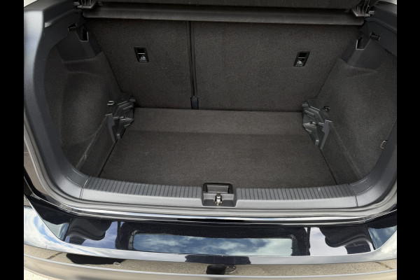 Volkswagen T-Cross 1.0 TSI Life | Trekhaak | Carplay | Camera | Adap. Cruise | PDC | Blind-Spot