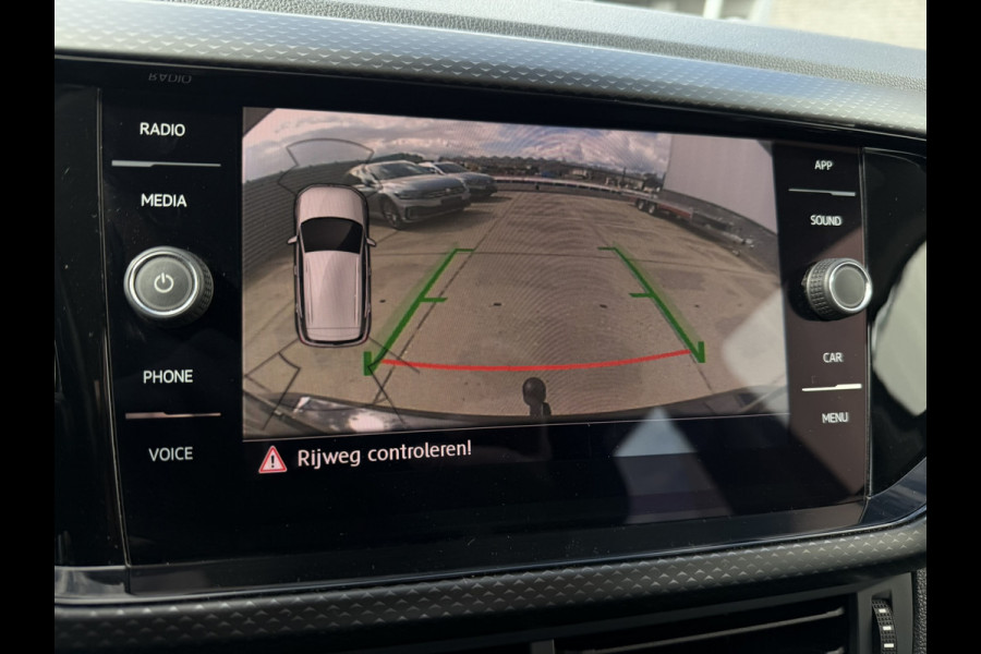 Volkswagen T-Cross 1.0 TSI Life | Trekhaak | Carplay | Camera | Adap. Cruise | PDC | Blind-Spot
