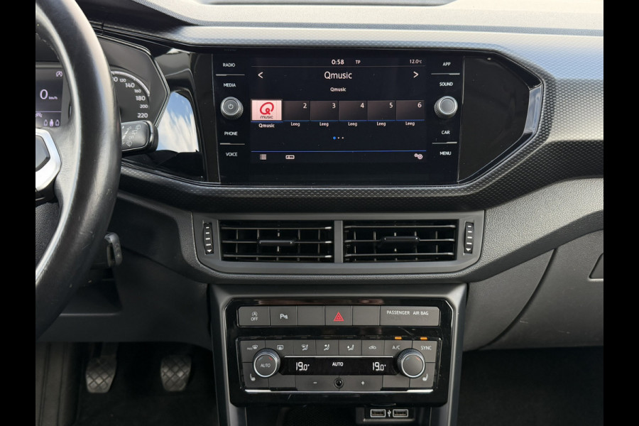 Volkswagen T-Cross 1.0 TSI Life | Trekhaak | Carplay | Camera | Adap. Cruise | PDC | Blind-Spot