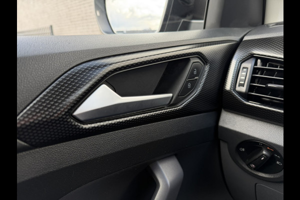 Volkswagen T-Cross 1.0 TSI Life | Trekhaak | Carplay | Camera | Adap. Cruise | PDC | Blind-Spot