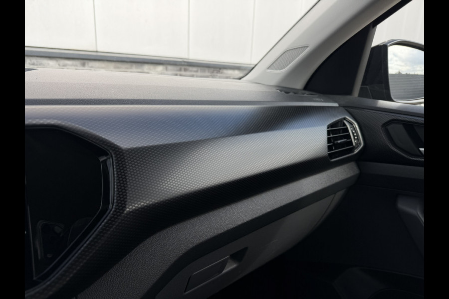 Volkswagen T-Cross 1.0 TSI Life | Trekhaak | Carplay | Camera | Adap. Cruise | PDC | Blind-Spot
