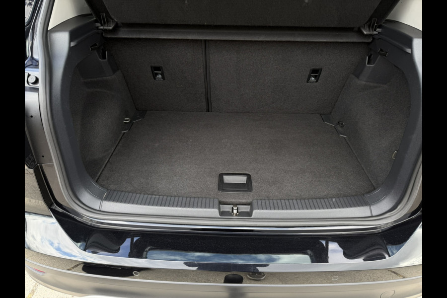 Volkswagen T-Cross 1.0 TSI Life | Trekhaak | Carplay | Camera | Adap. Cruise | PDC | Blind-Spot