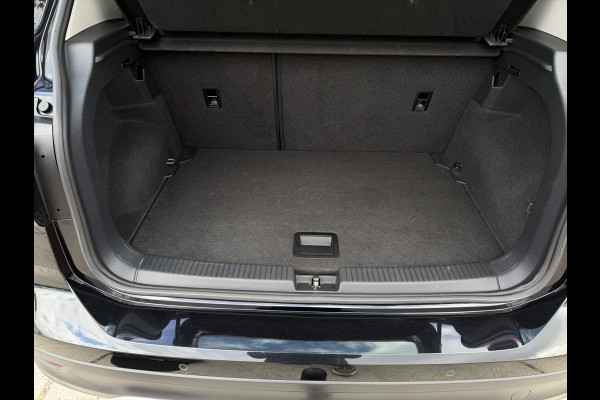 Volkswagen T-Cross 1.0 TSI Life | Trekhaak | Carplay | Camera | Adap. Cruise | PDC | Blind-Spot