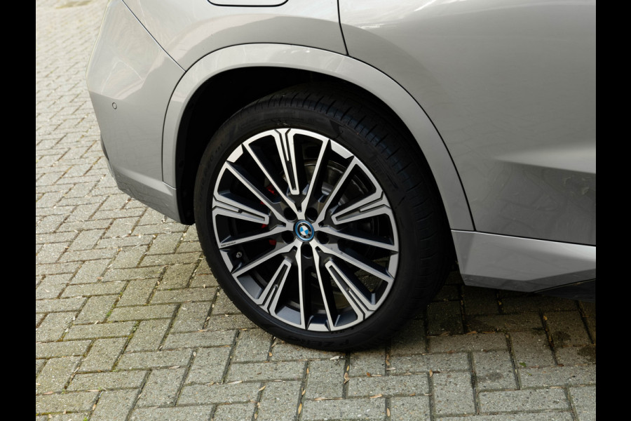 BMW X1 xDrive30e M-Sport Pro - M-Zetels - Full-Option - NP76.000
