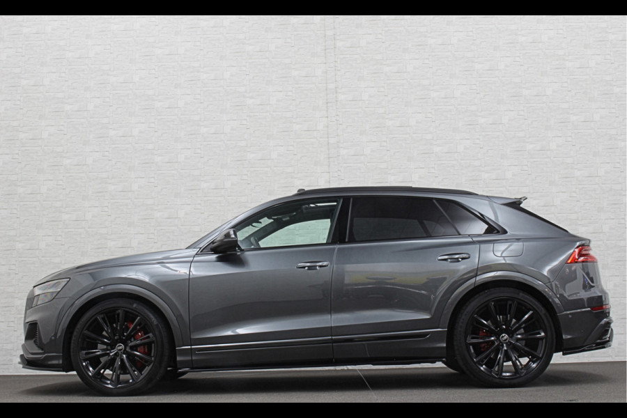 Audi Q8 60 462pk Competition S-Line | 11-2022 | RS Leder | Carbon | Softclose | 360 Camera | ACC | Panorama | Luchtvering | Nachtzicht Cam | Headup | LED-Matrix | Trekhaak | Lane & Side Assist | Led Sfeerverlichting | Keyless-Entry | | Black-Optic | Rijklaar incl. Bovag Garantie.