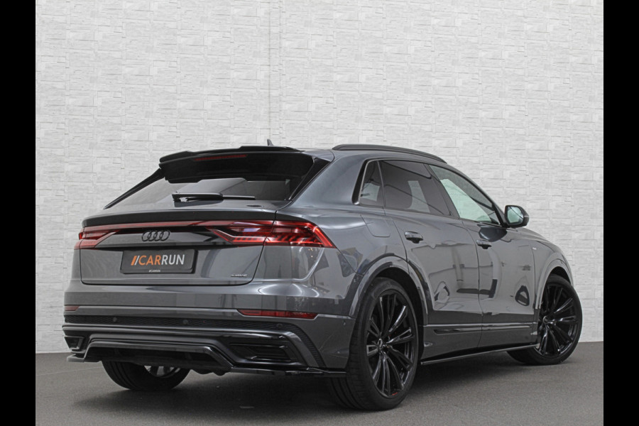 Audi Q8 60 462pk Competition S-Line | 11-2022 | RS Leder | Carbon | Softclose | 360 Camera | ACC | Panorama | Luchtvering | Nachtzicht Cam | Headup | LED-Matrix | Trekhaak | Lane & Side Assist | Led Sfeerverlichting | Keyless-Entry | | Black-Optic | Rijklaar incl. Bovag Garantie.