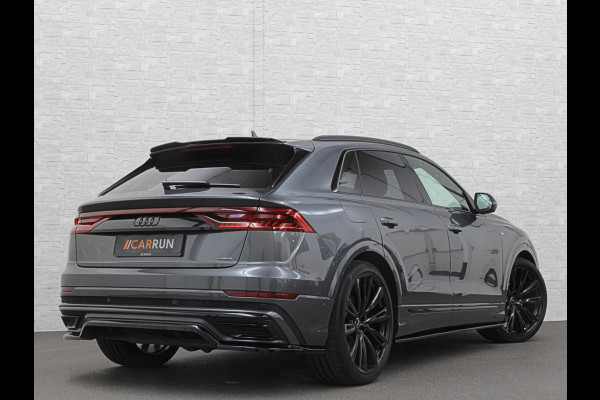 Audi Q8 60 462pk Competition S-Line | 11-2022 | RS Leder | Carbon | Softclose | 360 Camera | ACC | Panorama | Luchtvering | Nachtzicht Cam | Headup | LED-Matrix | Trekhaak | Lane & Side Assist | Led Sfeerverlichting | Keyless-Entry | | Black-Optic | Rijklaar incl. Bovag Garantie.
