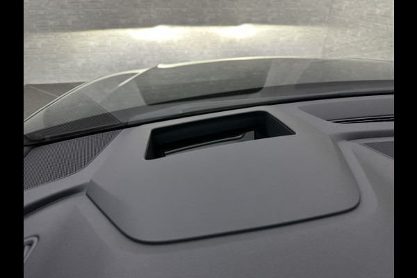 Audi Q8 60 462pk Competition S-Line | 11-2022 | RS Leder | Carbon | Softclose | 360 Camera | ACC | Panorama | Luchtvering | Nachtzicht Cam | Headup | LED-Matrix | Trekhaak | Lane & Side Assist | Led Sfeerverlichting | Keyless-Entry | | Black-Optic | Rijklaar incl. Bovag Garantie.