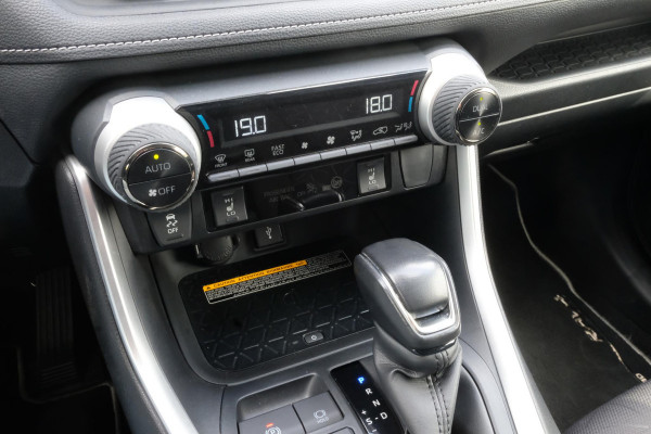 Toyota RAV4 2.5 Hybrid Business | Stoelverwarming |  Achteruitrijcamera | Navigatiesysteem