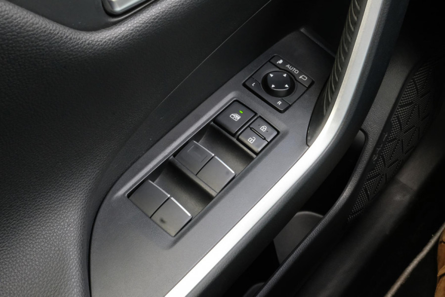 Toyota RAV4 2.5 Hybrid Business | Stoelverwarming |  Achteruitrijcamera | Navigatiesysteem