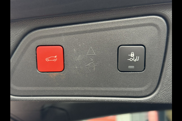 Peugeot 3008 300pk HYbrid4 GT (Elektrisch schuifdak - Elektrische Klep - Focal Electra - NightVision - Leder incl verwarming/massage/geheugen